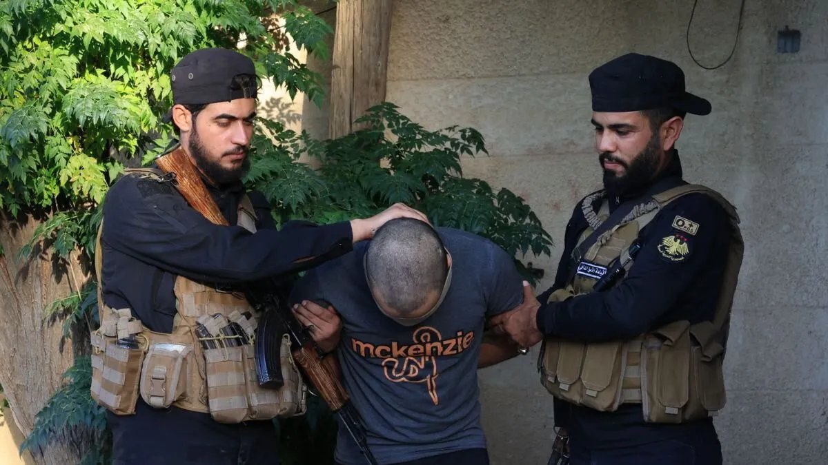 وزارة الداخلية السورية تعلن تفكيك خلية تابعة لـ"حزب الله" كانت تخطط لعمليات قرب دمشق