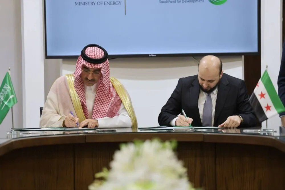 السعودية تقدم لسوريا منحة نفطية ضخمة واتفاقيات تعاون في قطاع الطاقة
