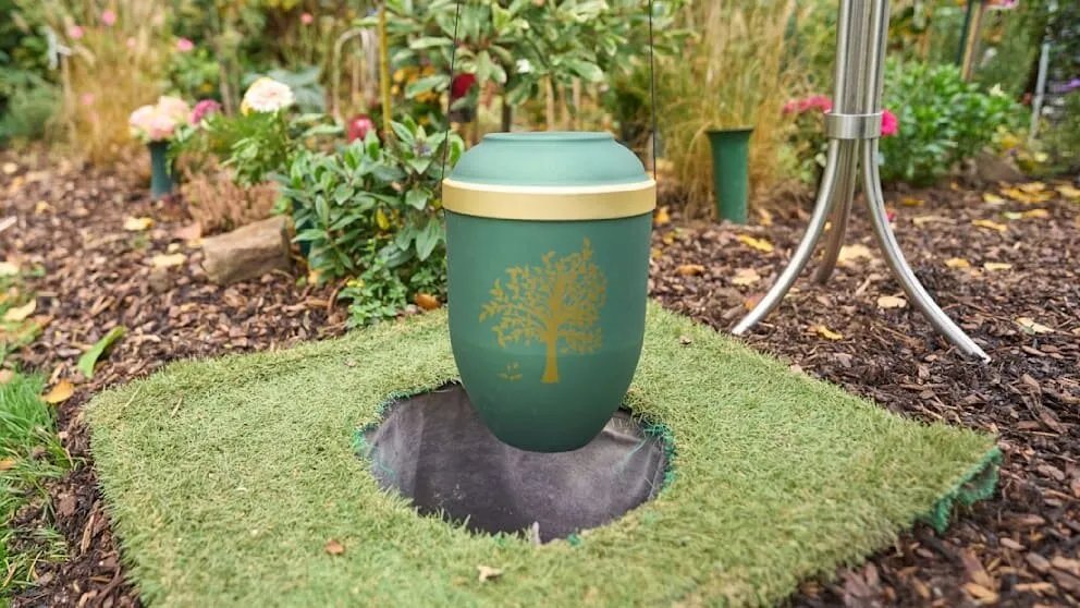 سابقة في ألمانيا: ولاية تسمح بالدفن في الحدائق الخاصة وتُحدث قوانين الدفن