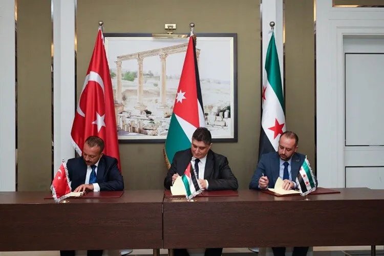 قمة ثلاثية في عمّان: سوريا والأردن وتركيا يناقشون مشاريع نقل إقليمية طموحة