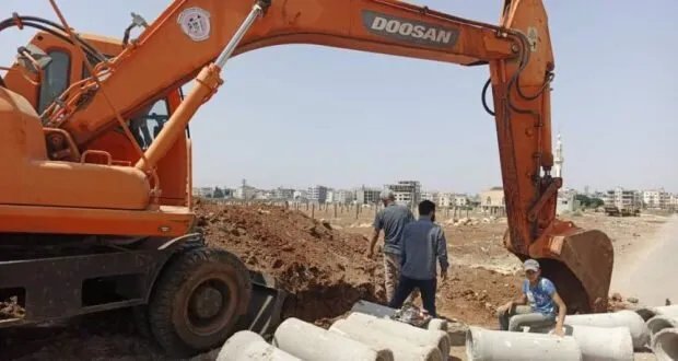 درعا: حملة مكثفة لإزالة التعديات على شبكات الصرف الصحي وصيانة مستمرة