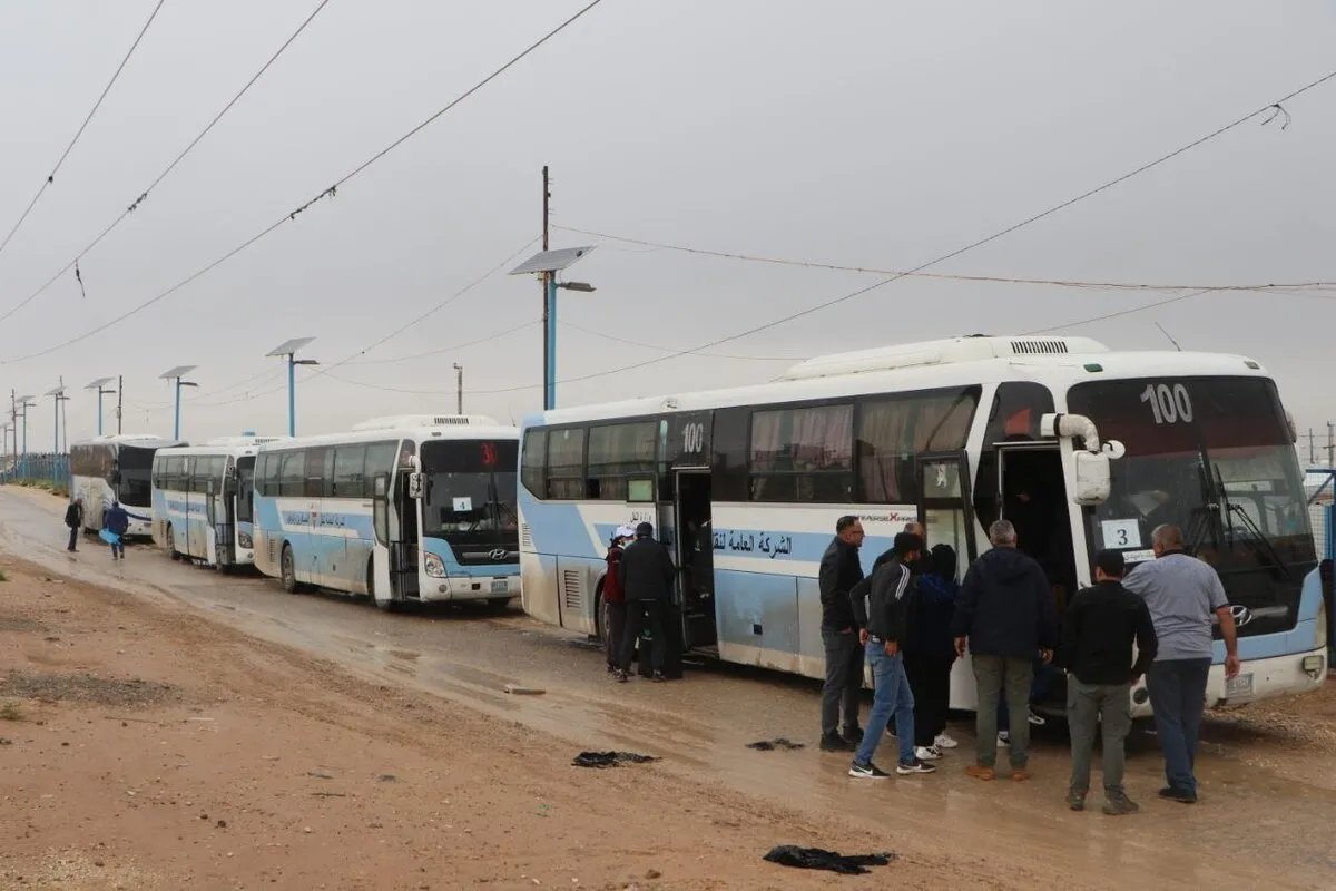 عودة اللاجئين: أكثر من 200 عائلة عراقية تغادر مخيم الهول إلى العراق