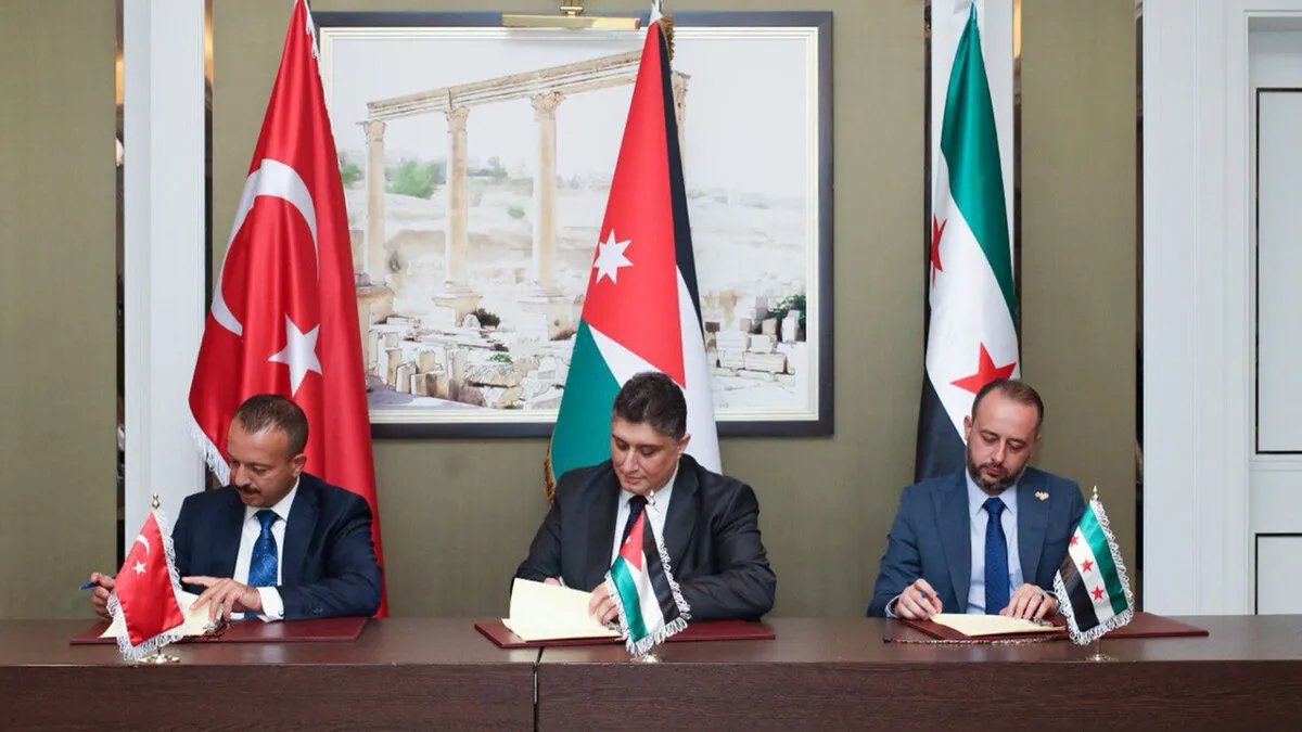 سوريا والأردن وتركيا تبحث توحيد الرسوم الجمركية لتسهيل حركة الشاحنات