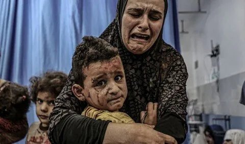 تصاعد الأحداث في غزة: مجازر إسرائيلية وارتفاع ضحايا المجاعة وتدمير برج الكوثر الأثري