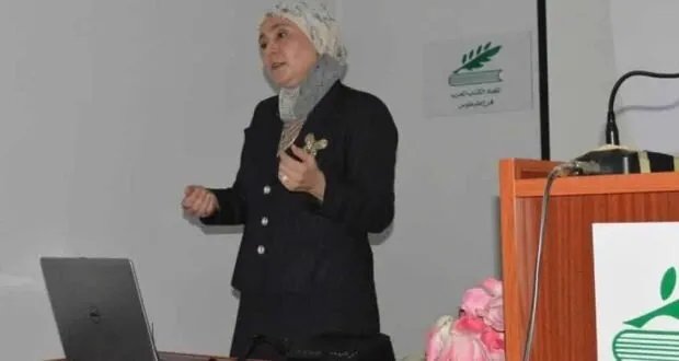 الدكتورة زيادة تستعرض "تقنيات التعلم الفعال" في محاضرة باتحاد الكتاب العرب بطرطوس