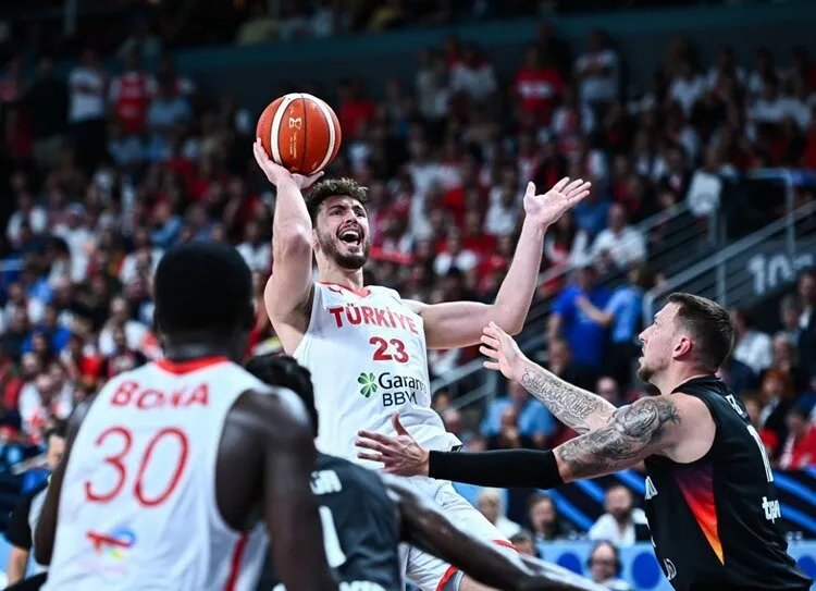 ألمانيا تهزم تركيا وتفوز بلقب كأس أمم أوروبا لكرة السلة