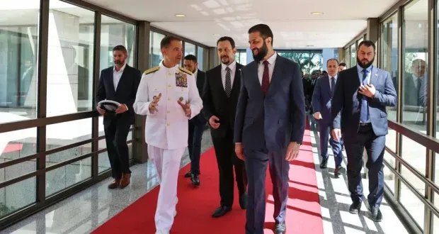 تحولات مفصلية: زيارة قائد القيادة المركزية الأمريكية إلى دمشق وإعادة تشكيل دور سوريا الإقليمي