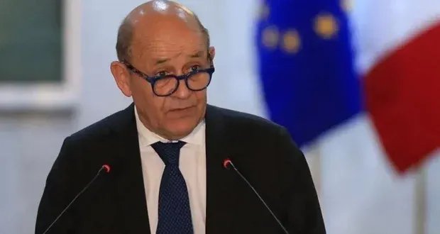 لودريان يعود بانطباعات إيجابية من لبنان والسعودية: بارقة أمل في الأفق؟