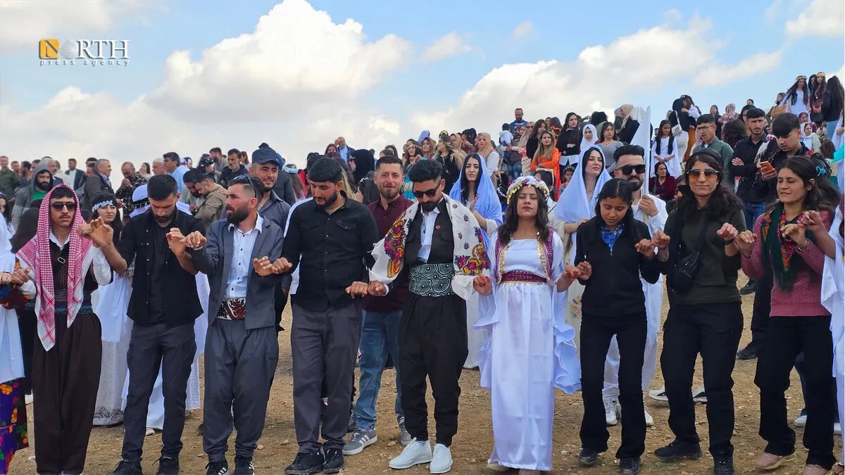 بهجة الأربعاء الأحمر: الإيزيديون يحيون عيدهم في قرية دوكري بريف القامشلي