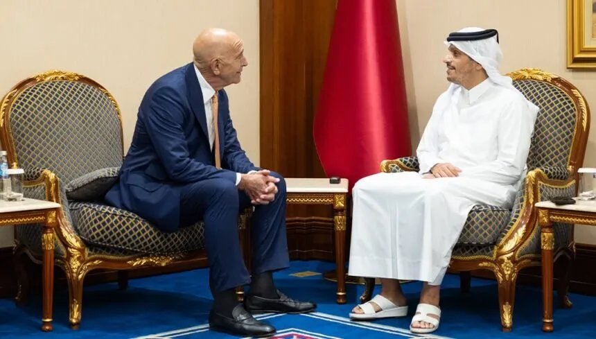 رئيس الوزراء القطري والمبعوث الأمريكي يبحثان سبل دعم الاستقرار في سوريا
