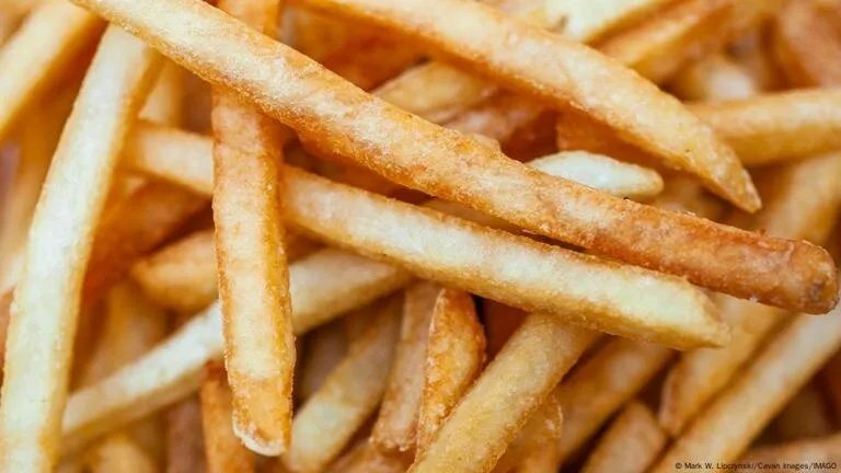 البطاطا: غذاء أساسي أم عبء على الصحة؟ نظرة دويتشه فيله الألمانية