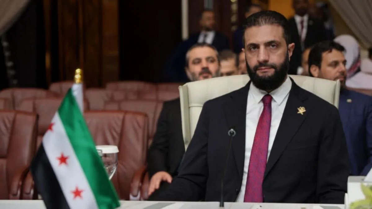 الشرع يدعم قطر في قمة الدوحة ويدعو إلى الوحدة العربية في مواجهة إسرائيل