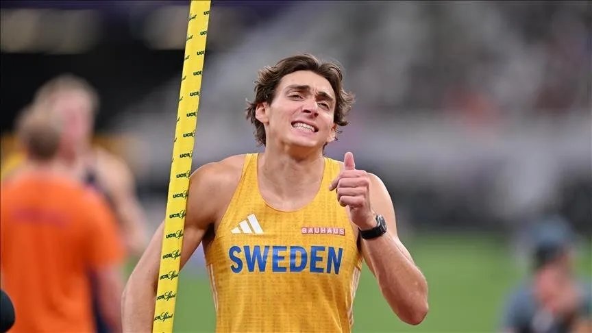 دوبلانتيس يحطم رقمه القياسي العالمي في القفز بالزانة ويتوج بذهبية بطولة العالم في طوكيو