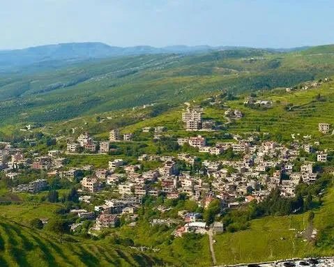 حواجز ريف حمص وطرطوس: سلوك مفاجئ يثير قلق الأهالي وشكاوى من تفتيش مهين واعتقالات