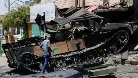 مستقبل سوريا على مفترق طرق: هل تنجح صيغة حكم جديدة في تجنب الحرب الأهلية؟