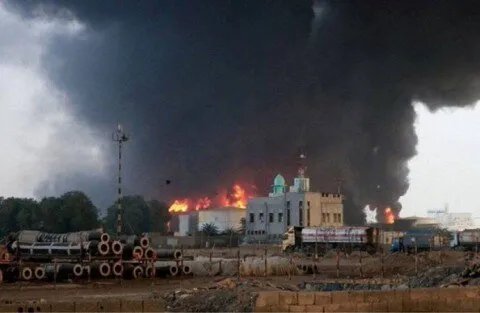 تصعيد في اليمن: غارات إسرائيلية تستهدف ميناء الحديدة بعد إنذار بالإخلاء