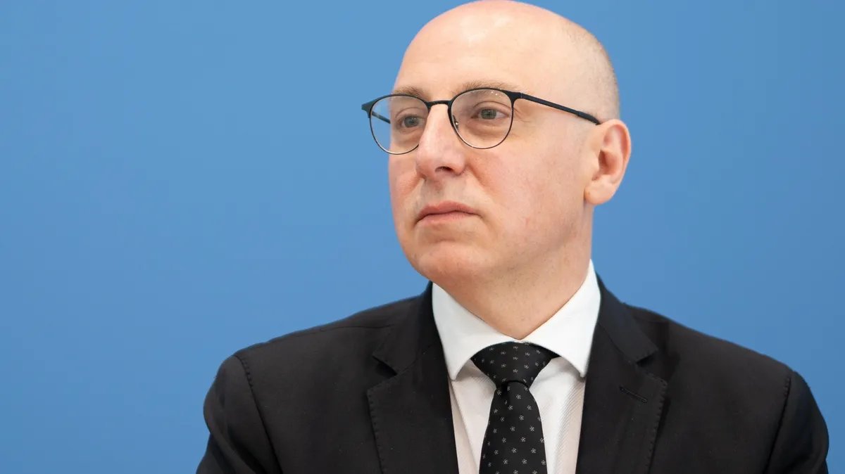 ألمانيا تعيّن سنان سيلين التركي الأصل رئيساً للاستخبارات الداخلية