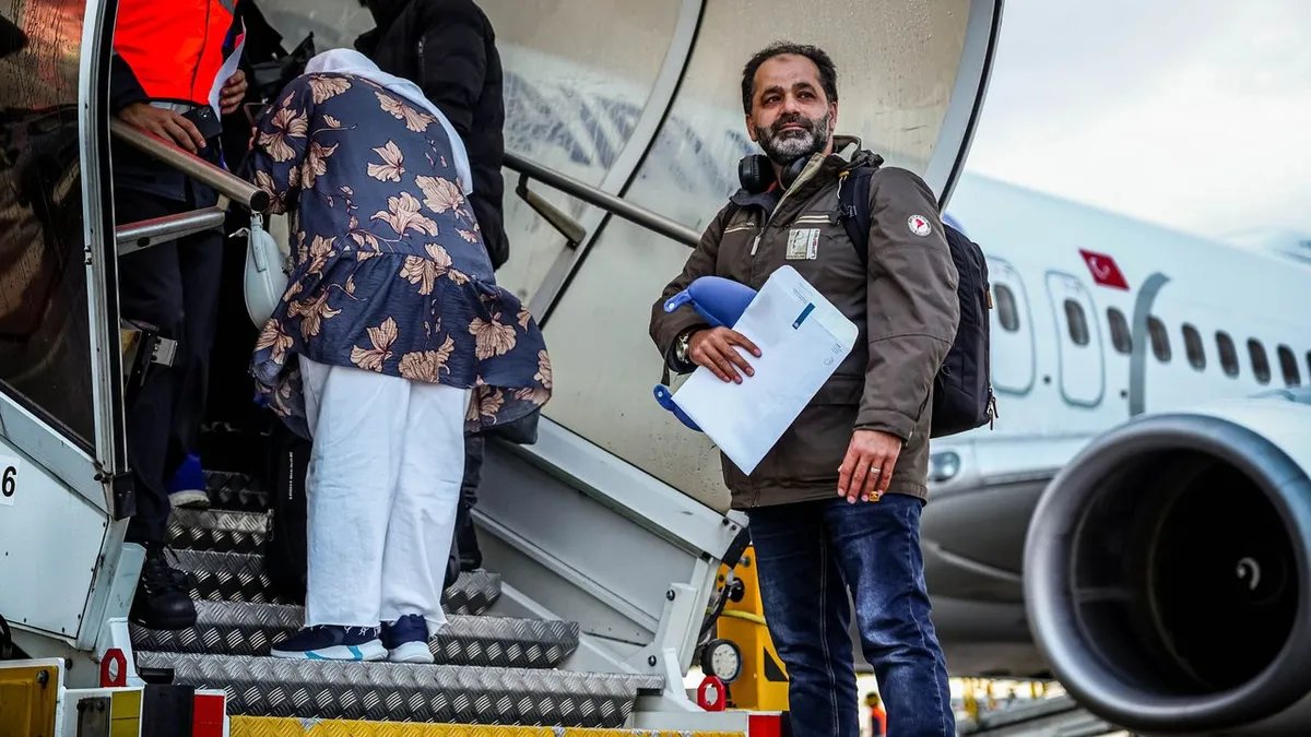 رحلة استثنائية: هولندا تعيد عشرات السوريين "طوعاً" إلى دمشق عبر أول رحلة مباشرة