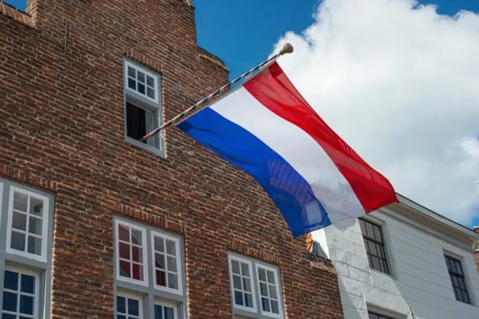 قرار هولندي يثير الجدل: وقف دعم لمّ الشمل يهدد استقرار الأسر اللاجئة