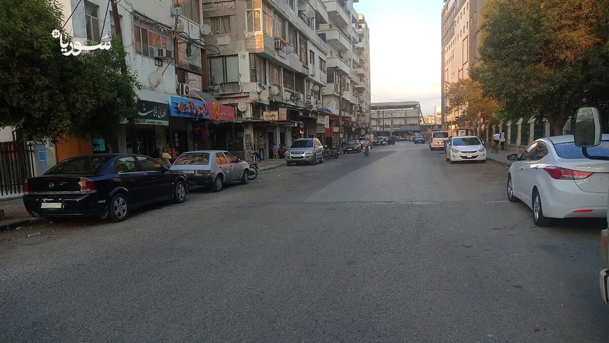 جبلة: تحديات خدمية مستمرة وجهود مجتمعية فاعلة في ظل غياب خطط إعادة الإعمار الشاملة