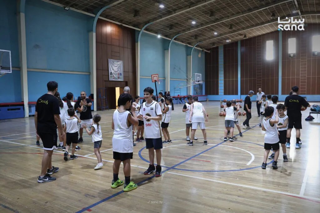 نادي الثورة يستضيف معسكراً تدريبياً لكرة السلة بالتعاون مع أكاديميتين من لبنان والأردن