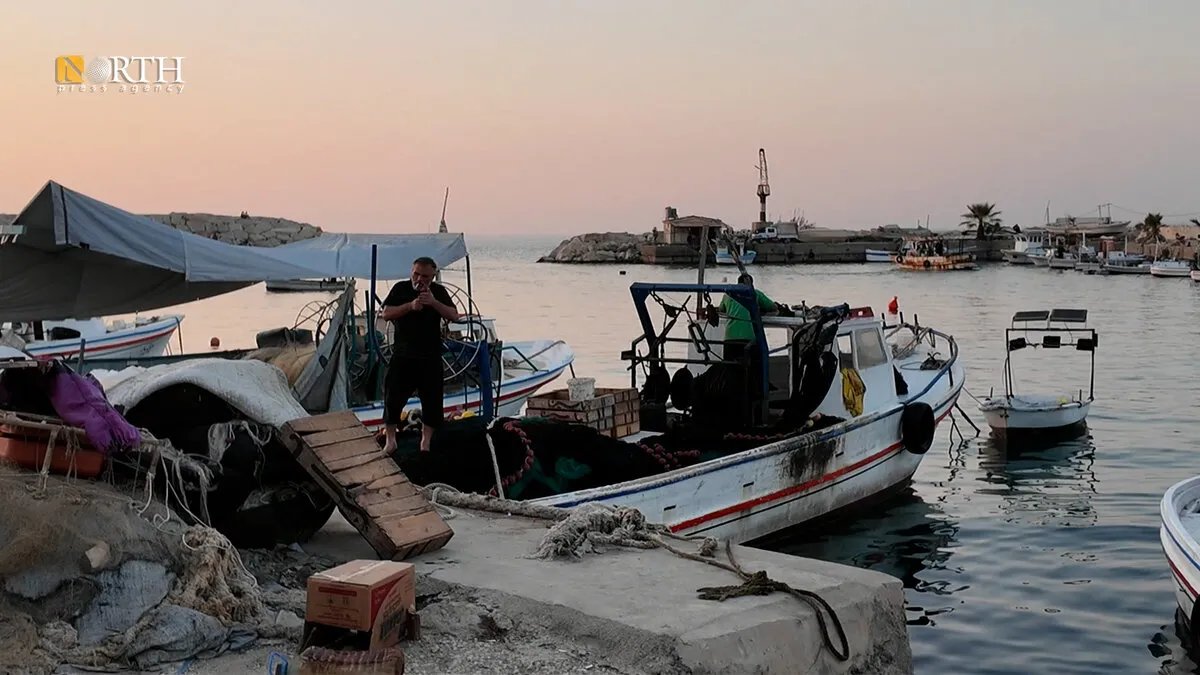 تدهور الثروة البحرية يضع مستقبل مهنة الصيد على المحك في الساحل السوري