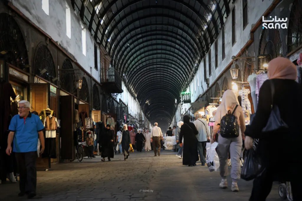 سوق مدحت باشا بدمشق: رحلة عبر الزمن بين عراقة الماضي وتجارة الحاضر