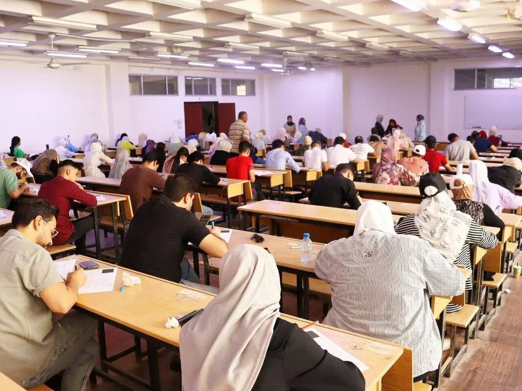 تعيينات تثير الجدل في جامعة الفرات: دكتور تاريخ نائباً لعميد الهندسة بدير الزور
