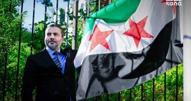 الاتحاد الأوروبي يرحب برفع العلم السوري في واشنطن كبادرة أمل نحو مستقبل أفضل