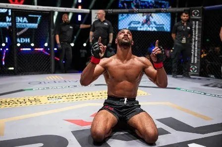 مواجهة حاسمة في الرياض: الأقرع وجلال يتنافسان على التأهل لنهائي بطولة المقاتلين المحترفين