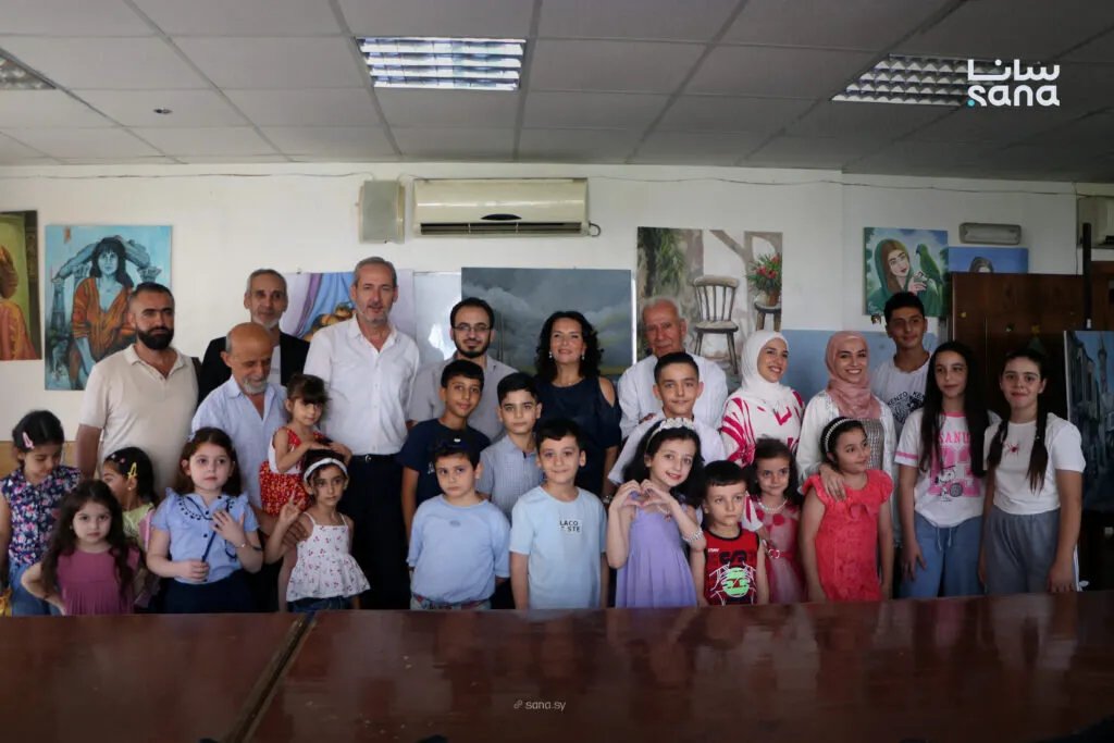 مركز الفنون التشكيلية باللاذقية يحتضن إبداعات طلاب النادي الصيفي