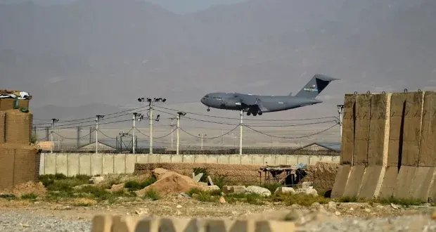 ترامب يهدد أفغانستان بعواقب وخيمة إذا لم تستعد الولايات المتحدة قاعدة باغرام الجوية