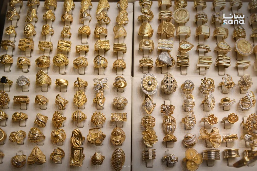 تراجع حاد في أسعار الذهب في السوق السورية: انخفاض يصل إلى 30 ألف ليرة للغرام