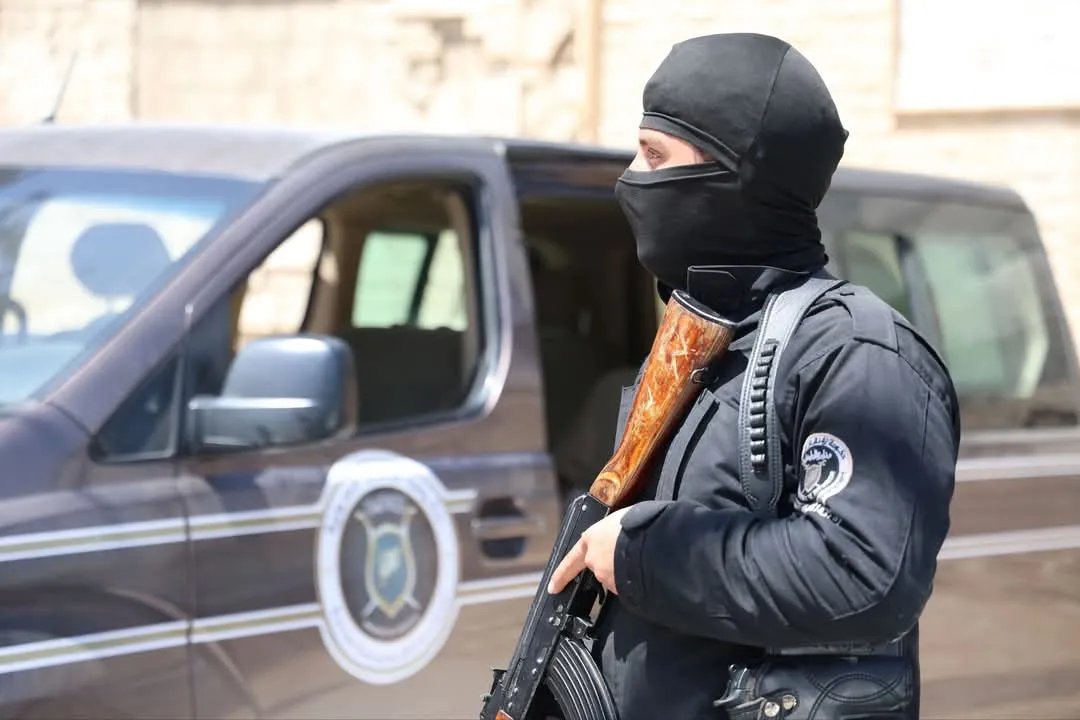 مصرع عنصر من الأمن العام في اللاذقية بانفجار قنبلة يدوية أثناء الخدمة