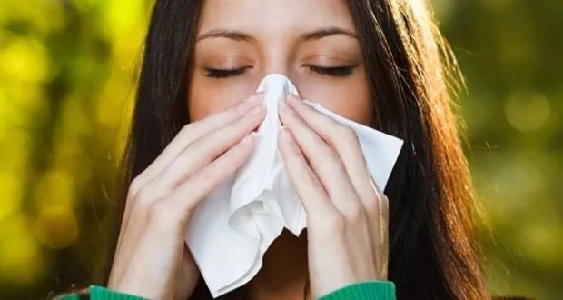 وداعاً للصيف.. طبيب يحذر من أمراض الخريف وتقلبات الطقس