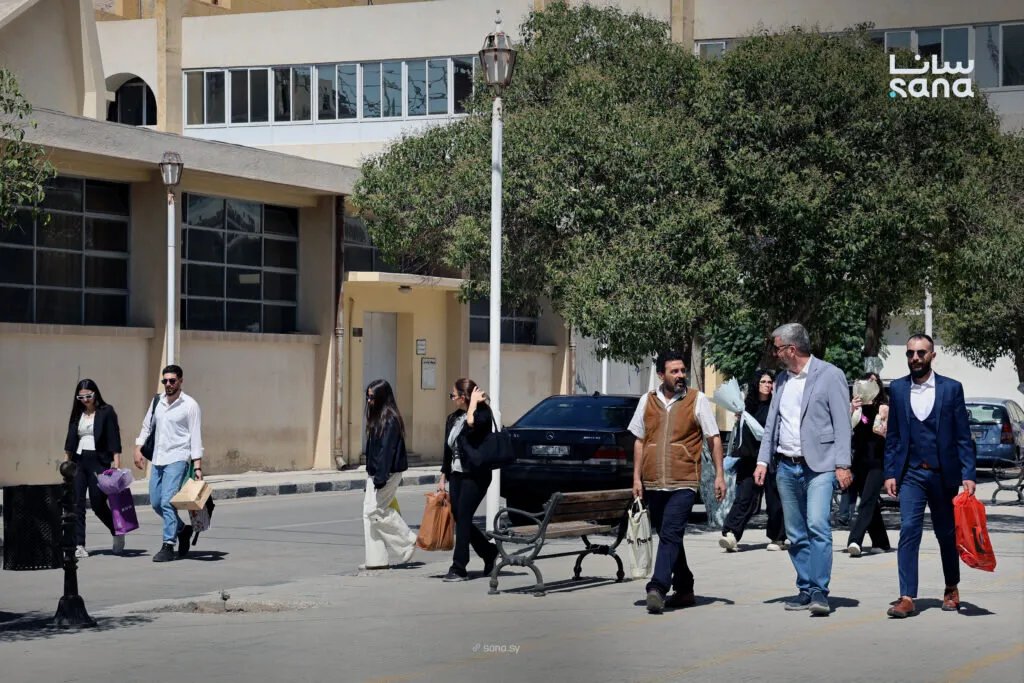 تحديات وظروف استثنائية: طلاب السويداء يقدمون مشاريع تخرجهم في كلية الهندسة المعمارية بدمشق بدعم خاص