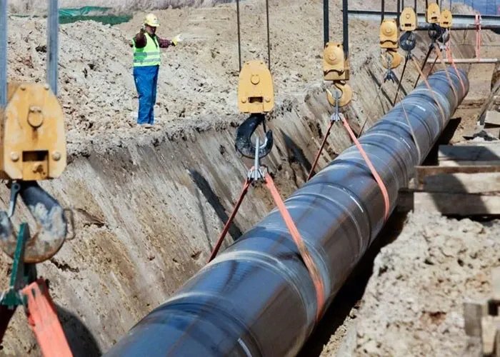 تحقيق يكشف: سرقات يومية للغاز بمئات الكيلوغرامات تهز معمل غاز عدرا