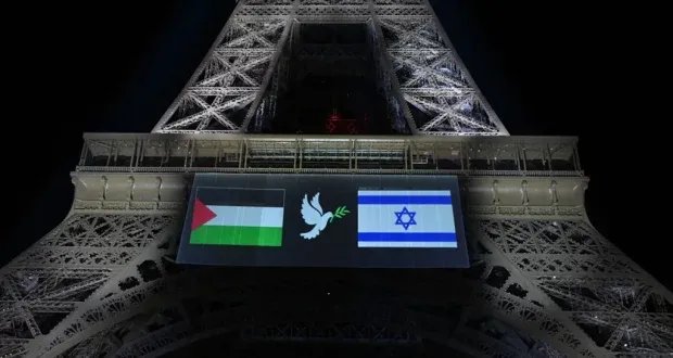 برج إيفل يضيء بعلمي فلسطين وإسرائيل تزامناً مع تحركات للاعتراف بفلسطين