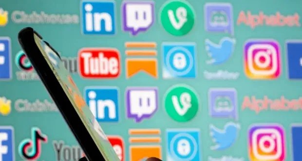 السعودية تطلق ضوابط جديدة للمحتوى الإعلامي: حظر التنمّر وقواعد للّباس والمزيد