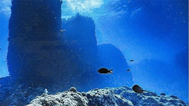 اكتشاف ميناء غارق غرب الإسكندرية يجدد الآمال في العثور على قبر كليوباترا