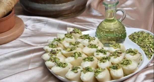 حلاوة الجبن بالفستق الحلبي: وصفة شامية أصيلة للمناسبات والتجمعات