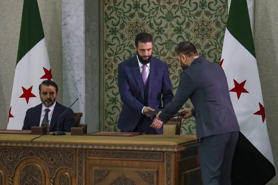 الشبكة السورية لحقوق الإنسان تقترح خارطة طريق لإصلاح الإعلان الدستوري: أبرز النقاط والملاحظات