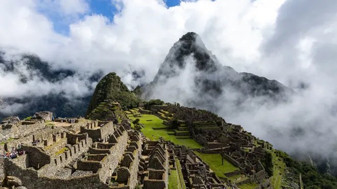 تحذير: ماتشو بيتشو يواجه خطر فقدان مكانته كإحدى عجائب الدنيا السبع الجديدة بسبب الضغوط السياحية