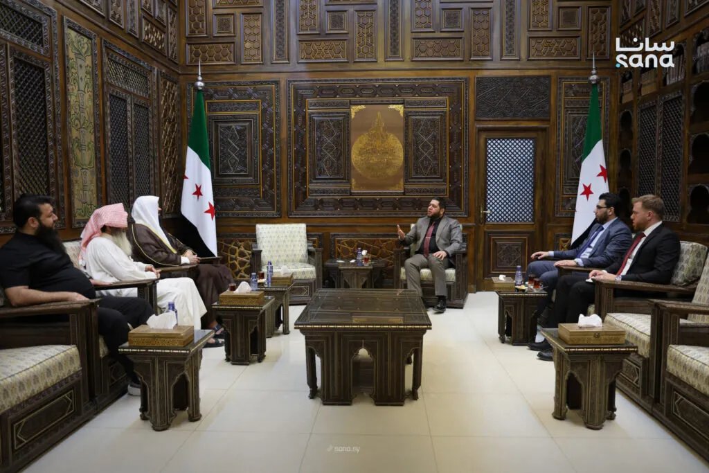 لقاء مثمر بين مدير الأمانة العامة للشؤون السياسية والشيخين العازمي والسويلم يؤكد عمق العلاقات السورية الكويتية