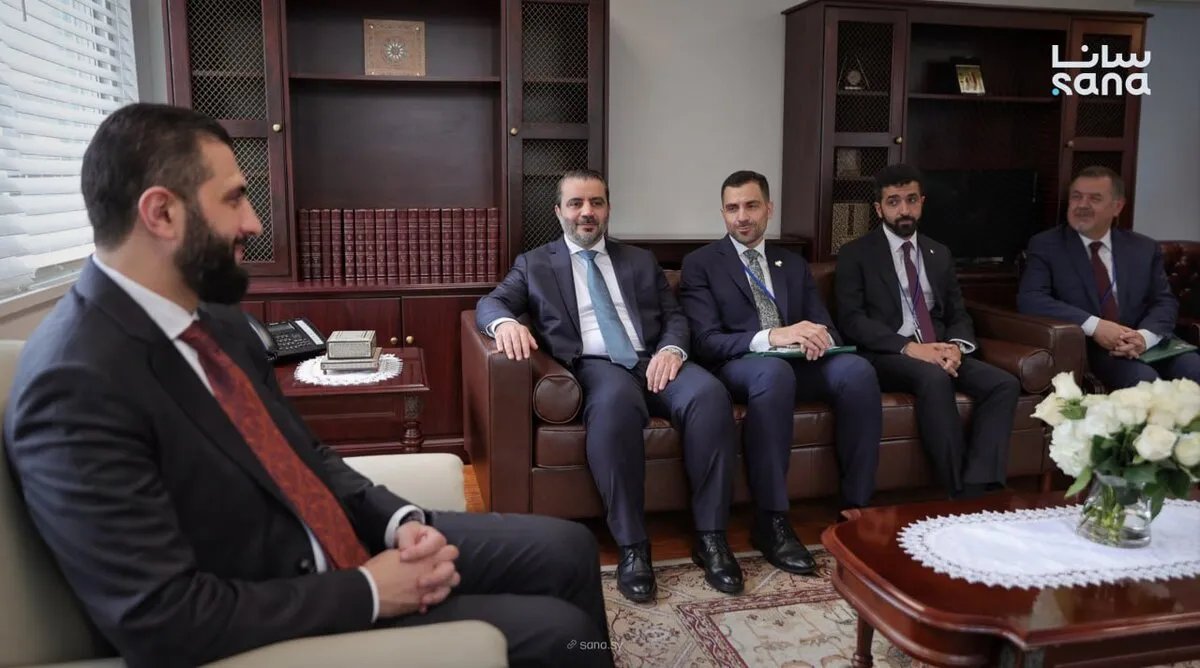 الرئيس الشرع يلتقي سيناتوراً أمريكياً بارزاً في نيويورك على هامش اجتماعات الأمم المتحدة