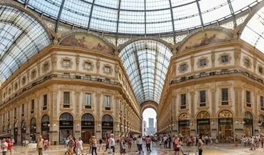 ميلانو تستعد لاستقبال أسبوع الموضة: تكريم لجورجيو أرماني وعروض منتظرة لدور الأزياء العالمية