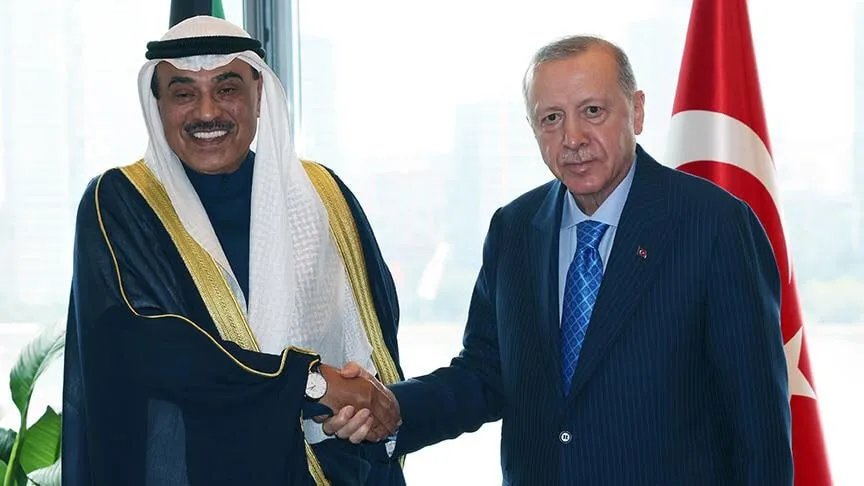 أردوغان يؤكد لولي العهد الكويتي استمرار الدعم التركي لسوريا ويدعو لوقف المجازر في فلسطين