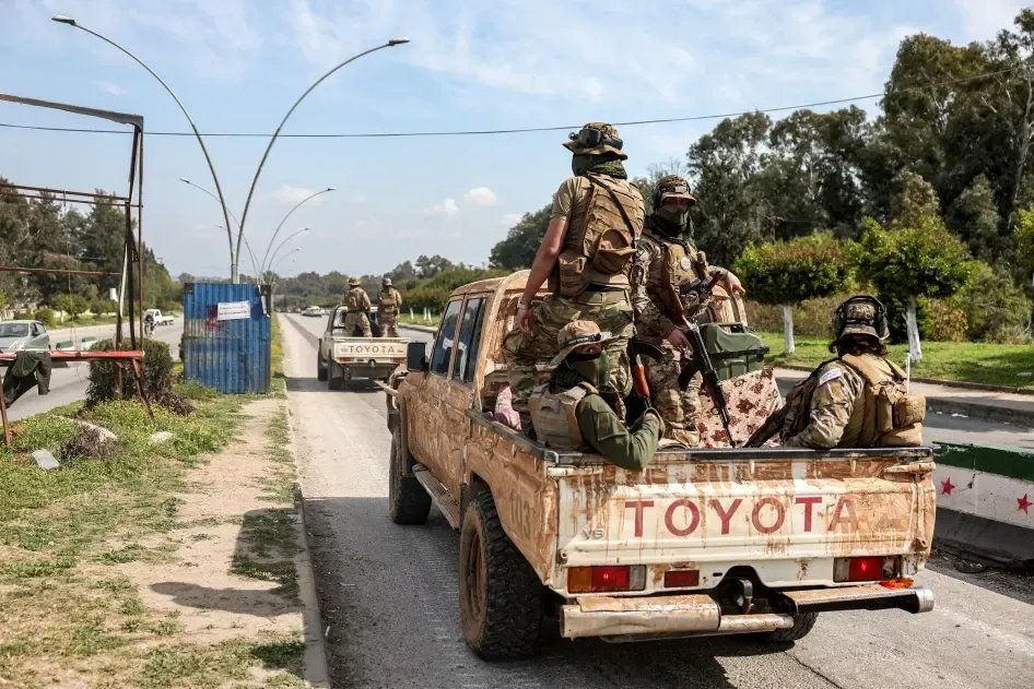 هيومن رايتس ووتش: محاسبة ضرورية لكبار القادة في سوريا بشأن فظائع آذار وسط غياب الشفافية والتحقيقات