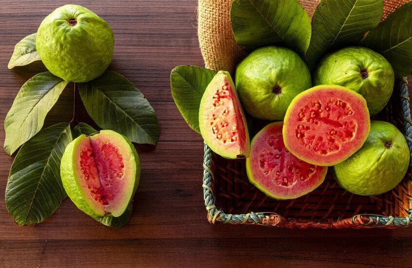 اكتشاف واعد: علاج مبتكر لسرطان الكبد مستخلص من فاكهة استوائية