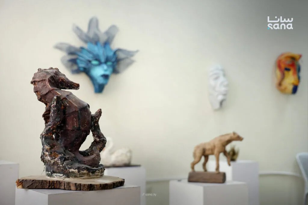 معرض "نحاتو الغد 2" في دمشق: إبداعات طلابية تجسد رؤى مستقبلية وتقنيات متطورة